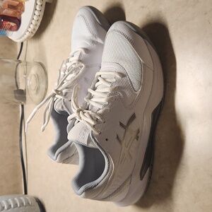 Asics volleyball shoes